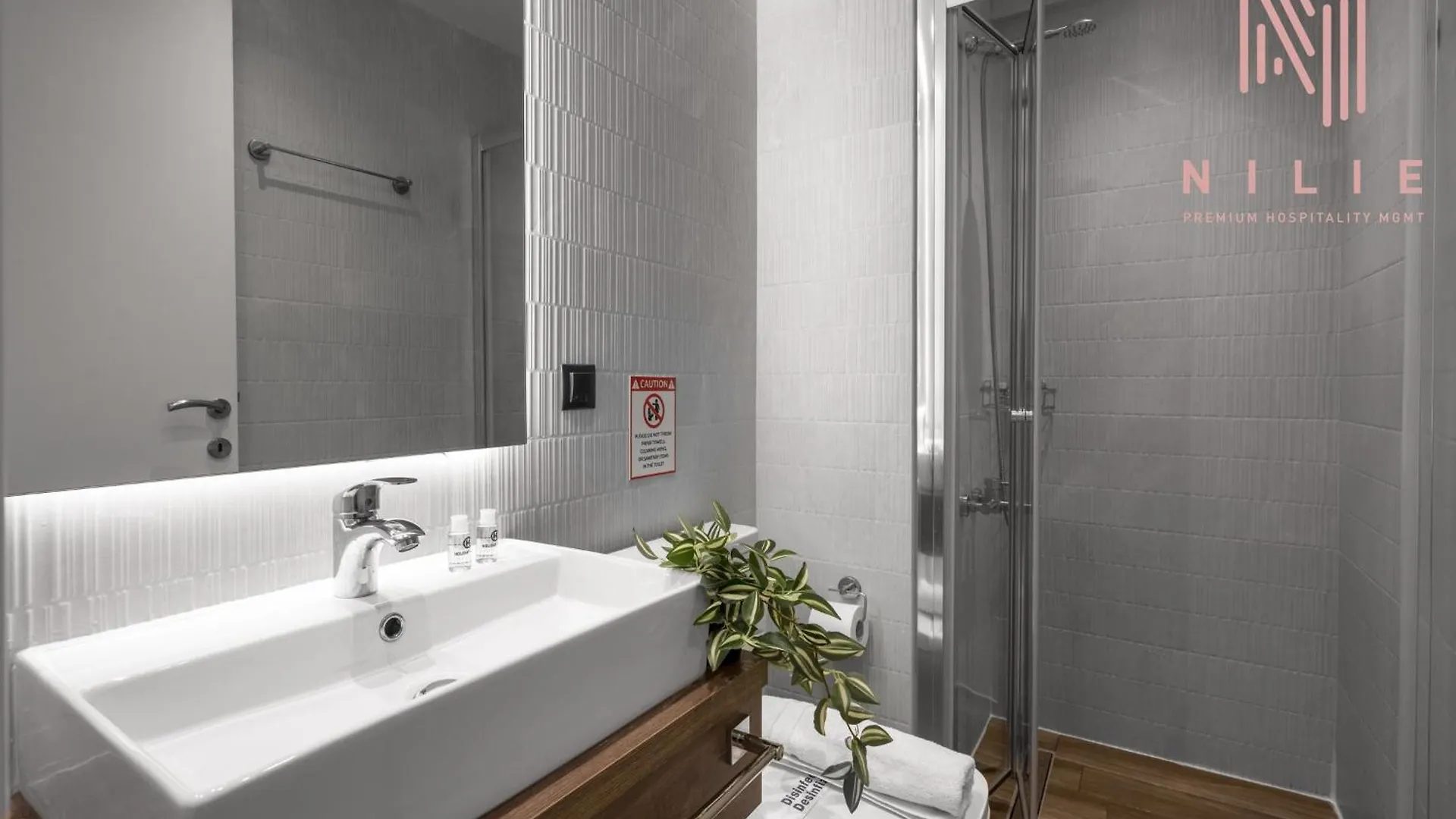 Vellow Door, Nilie Hospitality Mgmt Soluň 0*,