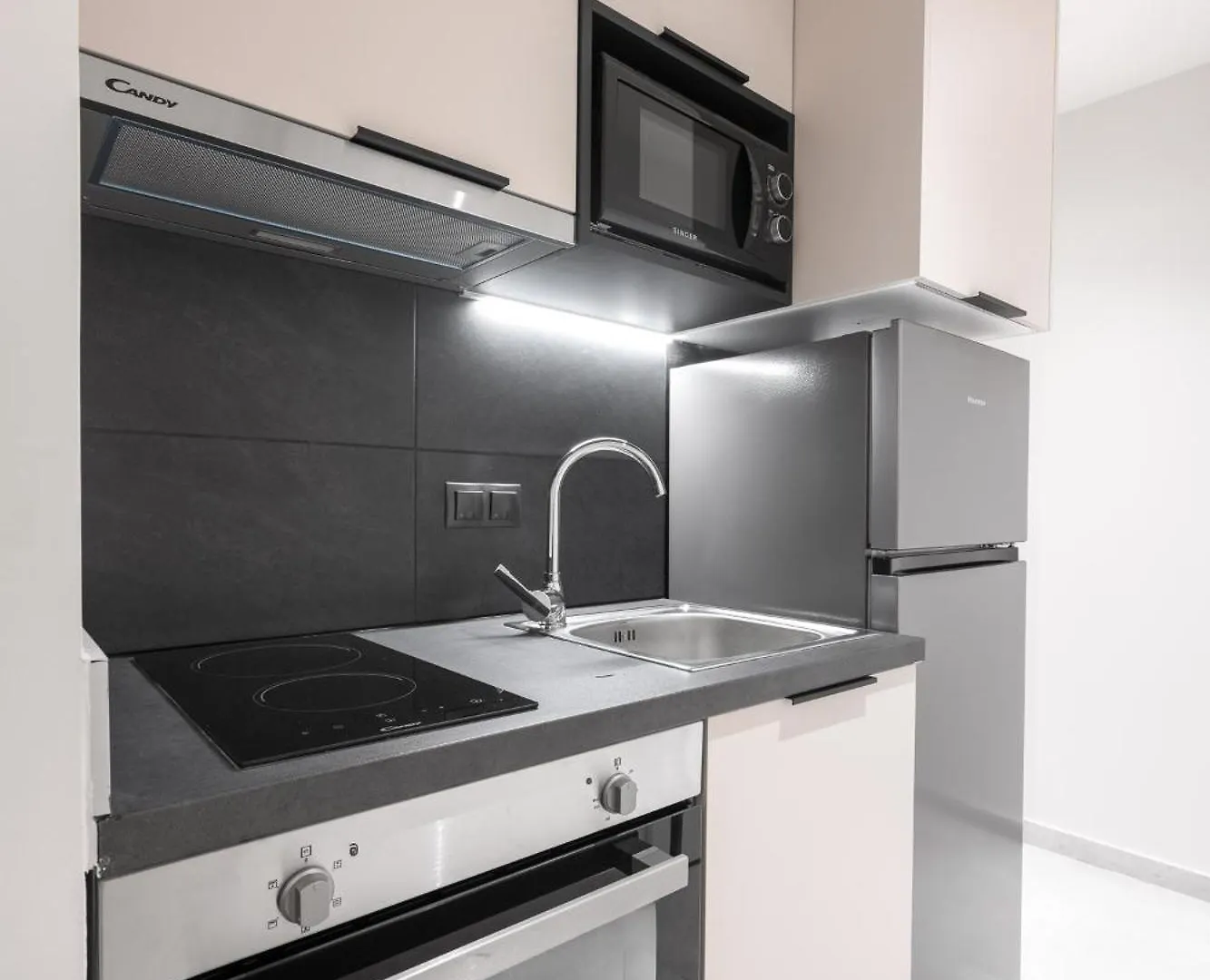 Vellow Door, Nilie Hospitality Mgmt Soluň Apartmán