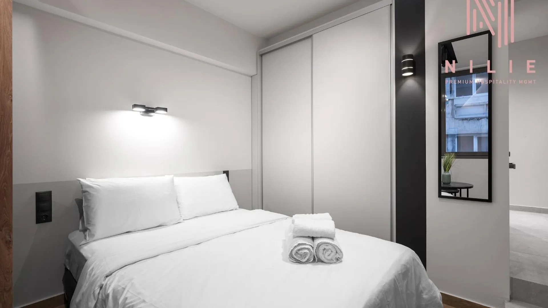 Vellow Door, Nilie Hospitality Mgmt Soluň