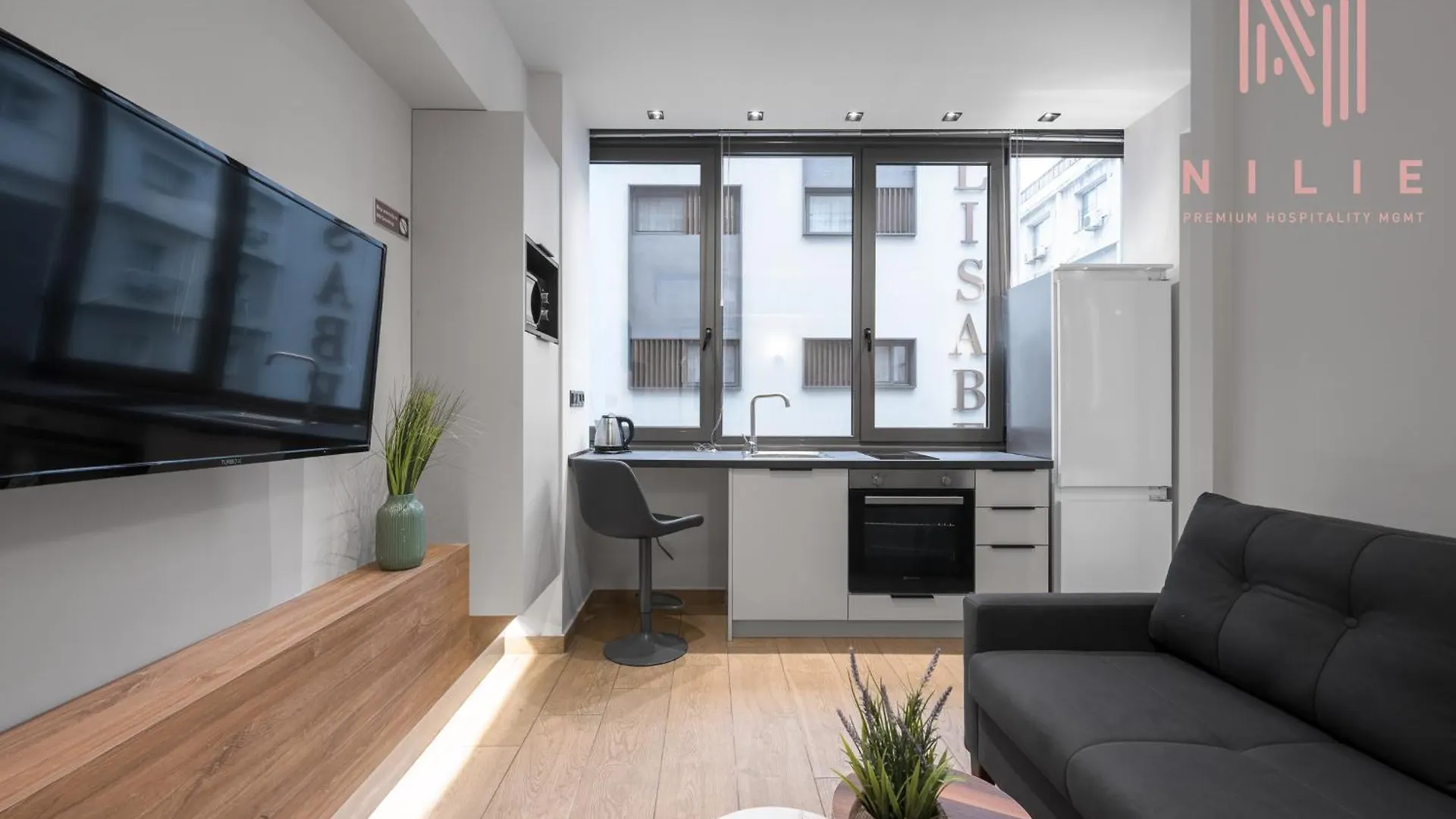 Vellow Door, Nilie Hospitality Mgmt Soluň