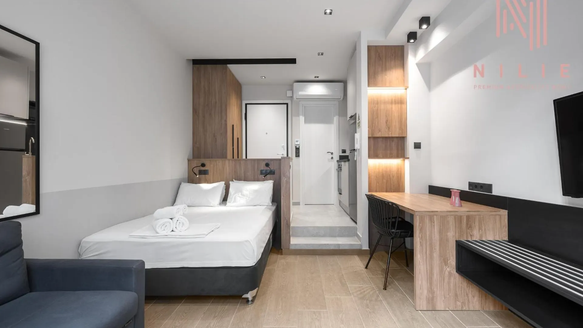 Vellow Door, Nilie Hospitality Mgmt Soluň