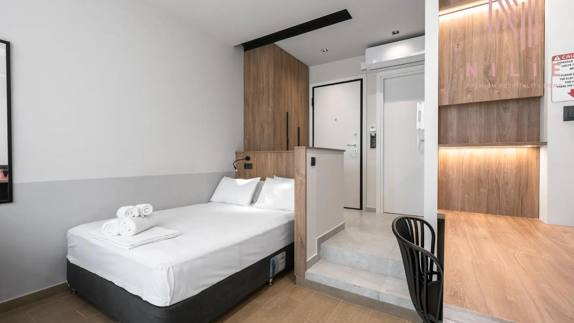 Vellow Door, Nilie Hospitality Mgmt Soluň