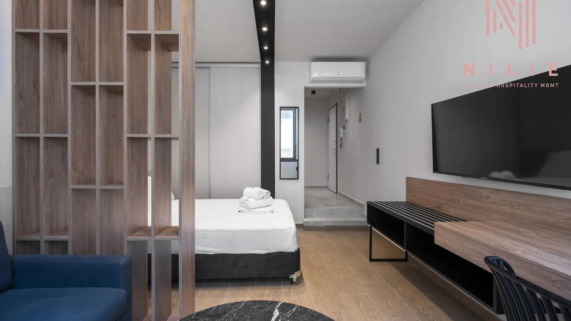 Vellow Door, Nilie Hospitality Mgmt Soluň